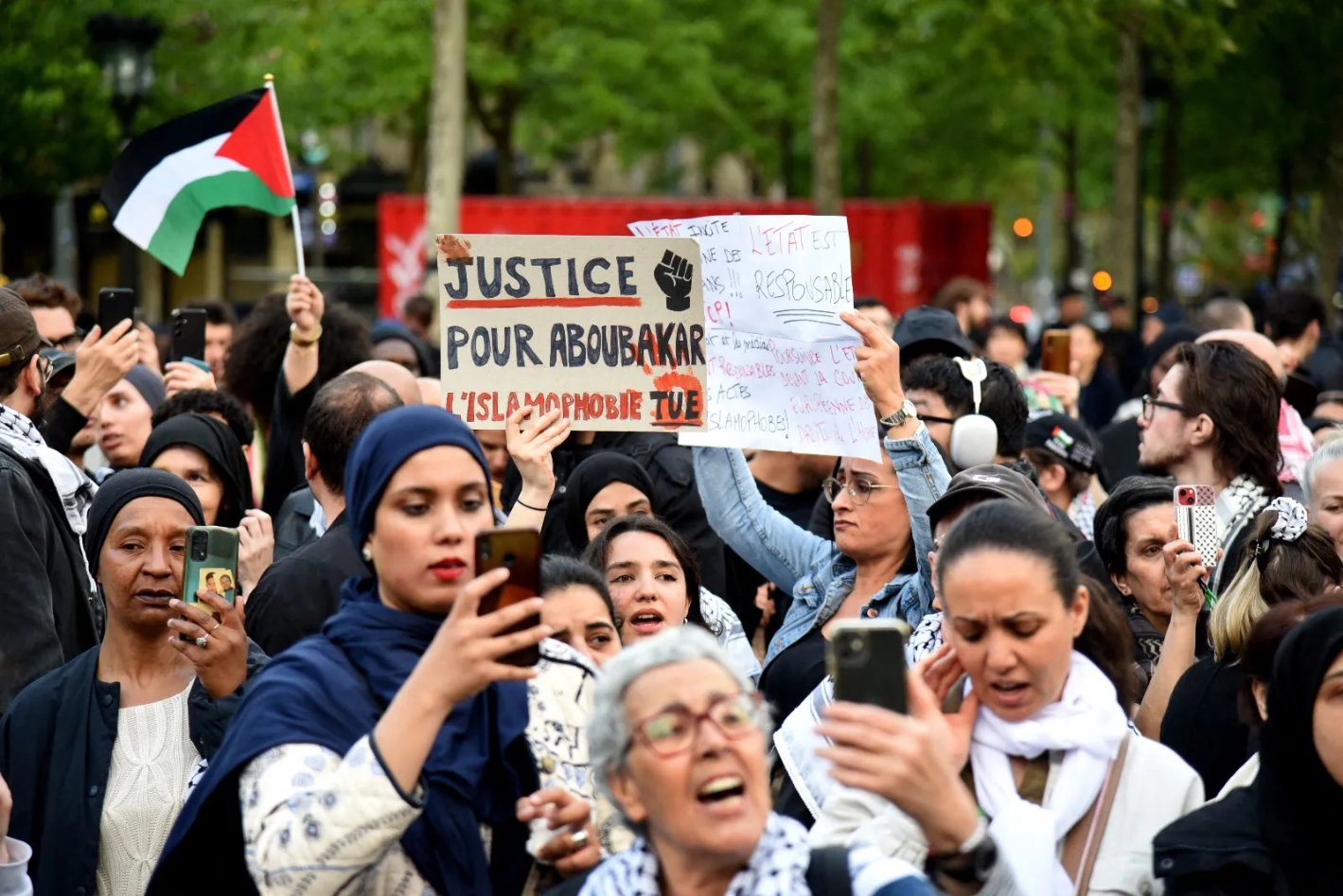 Islamophobie : le plan de la bourgeoisie française est de corporatiser la société