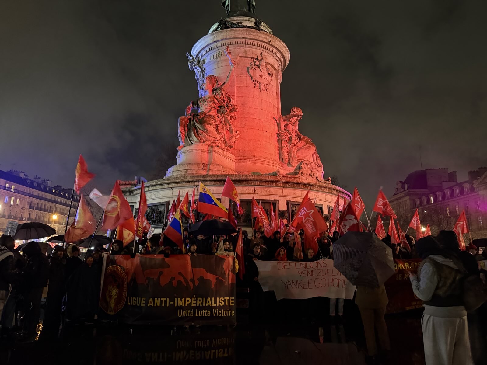 Paris : Succès du rassemblement de solidarité avec le Venezuela