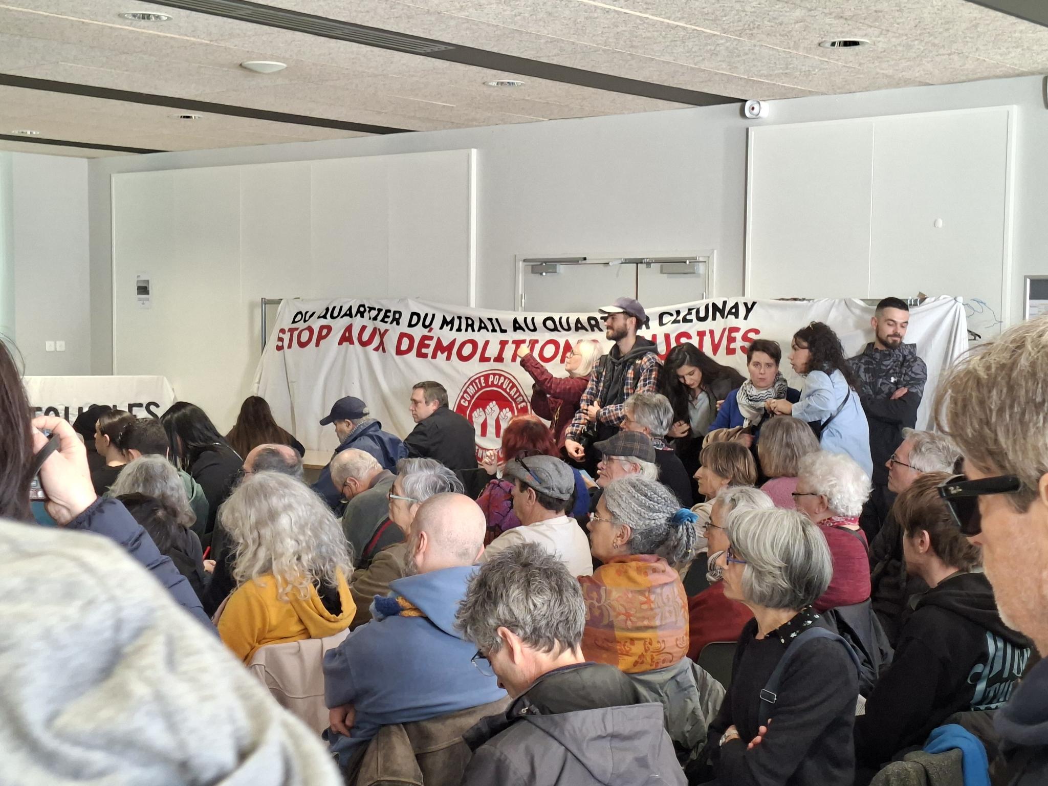 Toulouse : Salle comble à la Reynerie ! 150 personnes pour le débat démocratique contre les démolitions