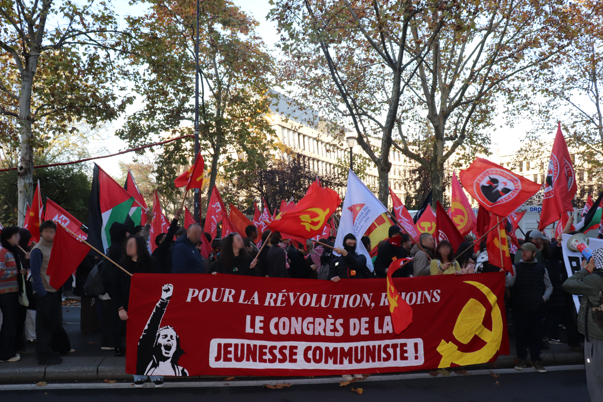 Le rôle de la jeunesse communiste dans le mouvement révolutionnaire