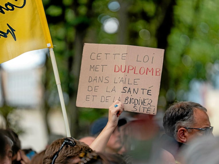 La démocratie bourgeoise a Duplomb dans l’aile
