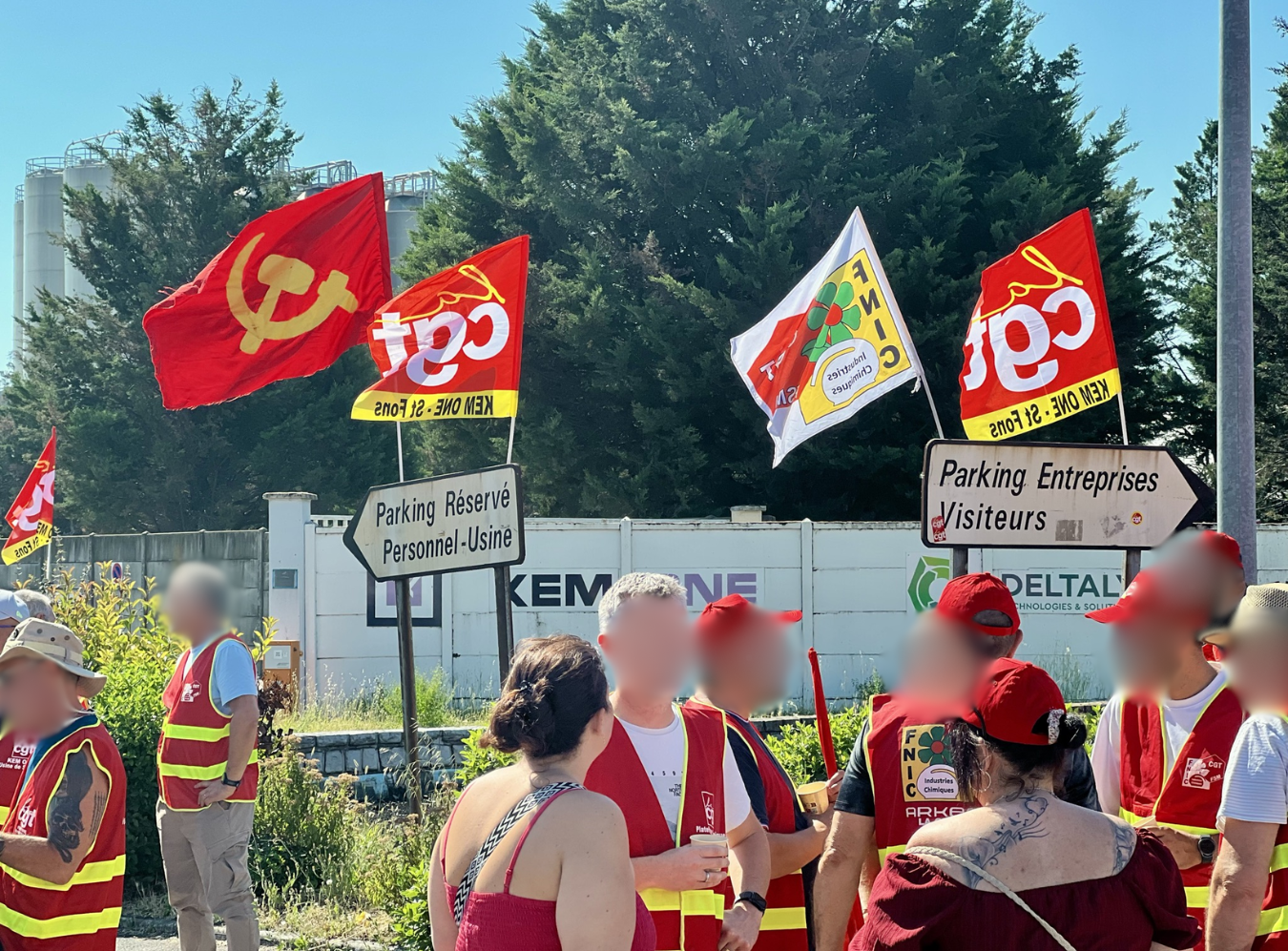 250 ouvriers et syndicalistes rassemblés dans la vallée de la Chimie contre le Capital